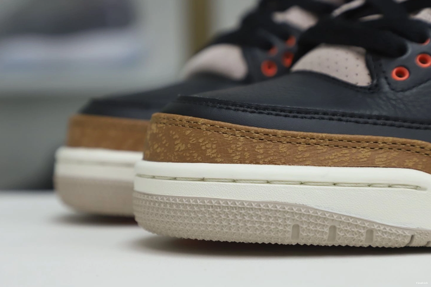 AIR DESERT 3 JORDAN CT8532 CEMENT 1017